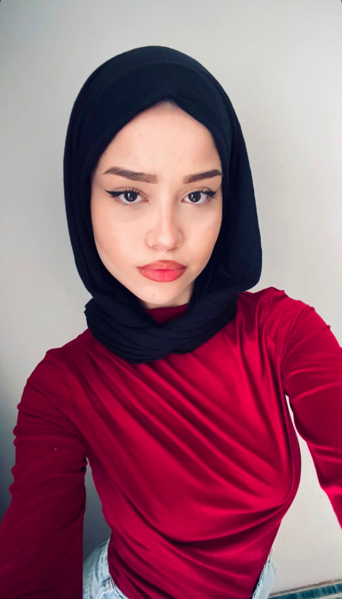 Ertuğrul Sonsuz Birlikte Escort Ala