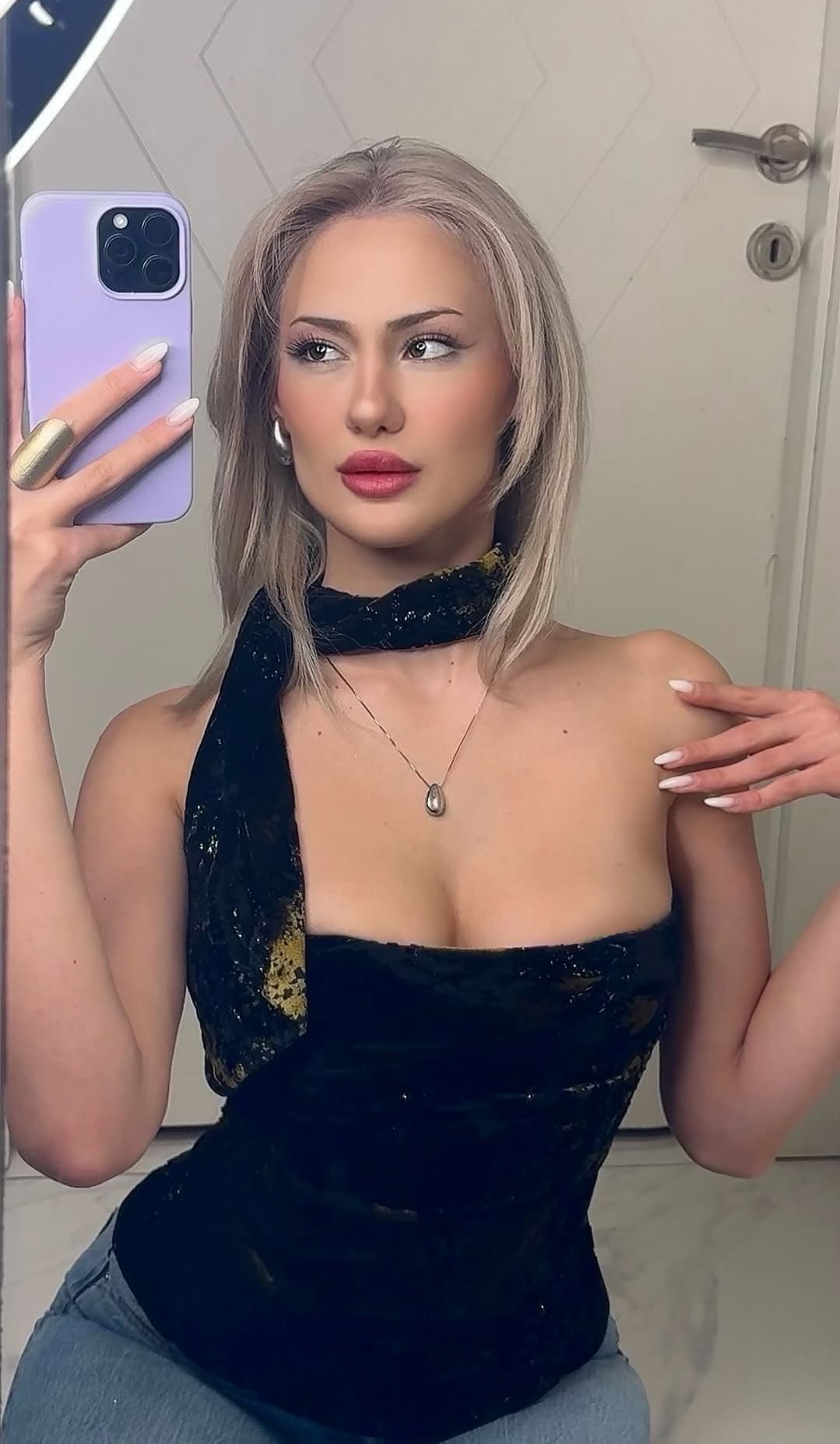 Evrensekiz Efsane Partner Escort Bayan Esin