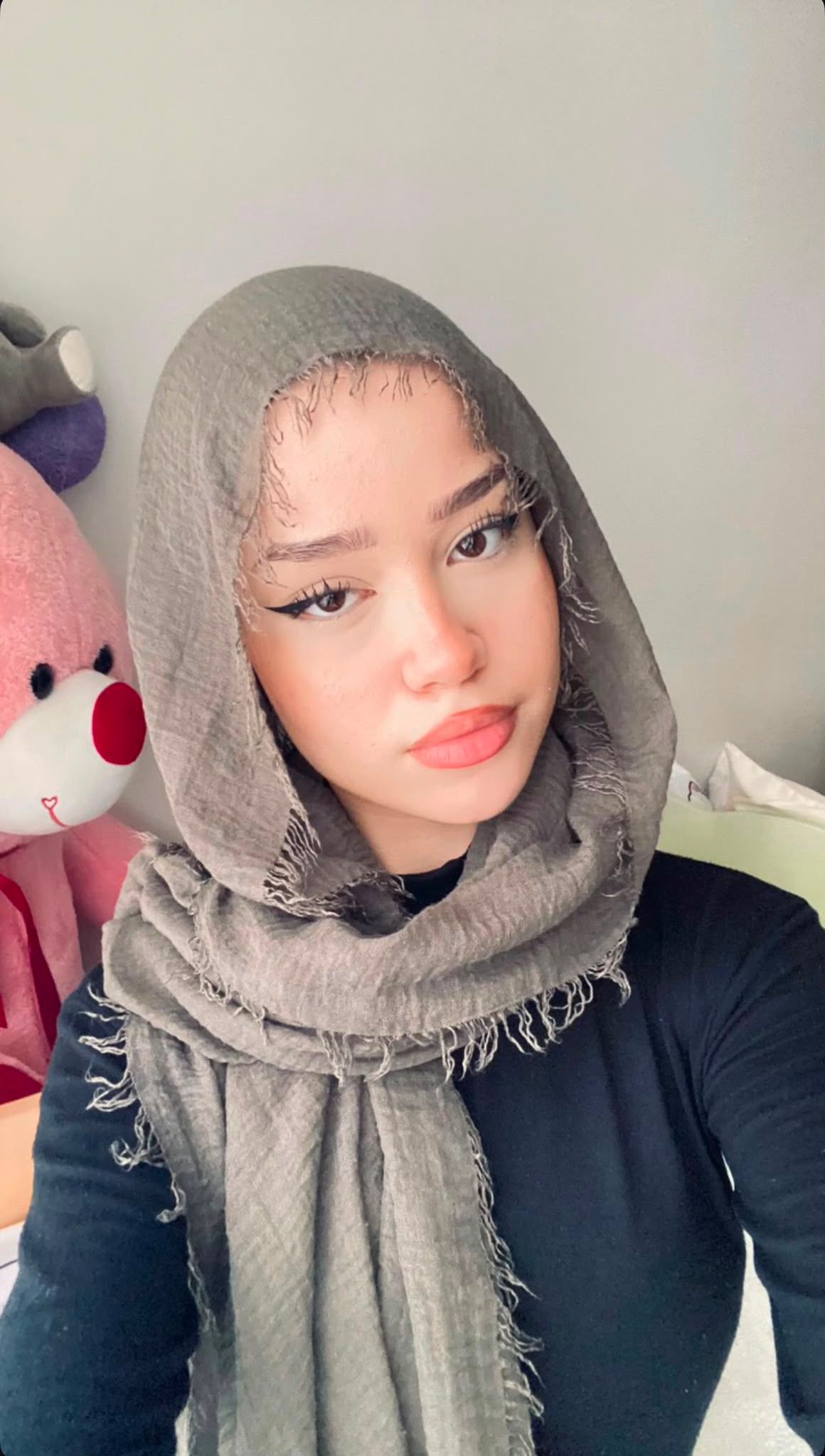 Dere Düşünceli Bayan Bayan Escort Zümra